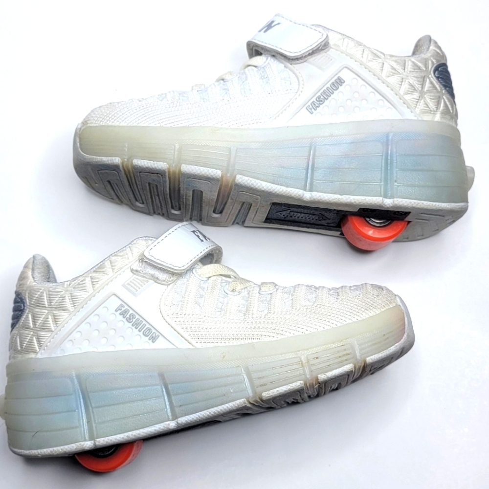 Kids Light Up Roller Sneakers
